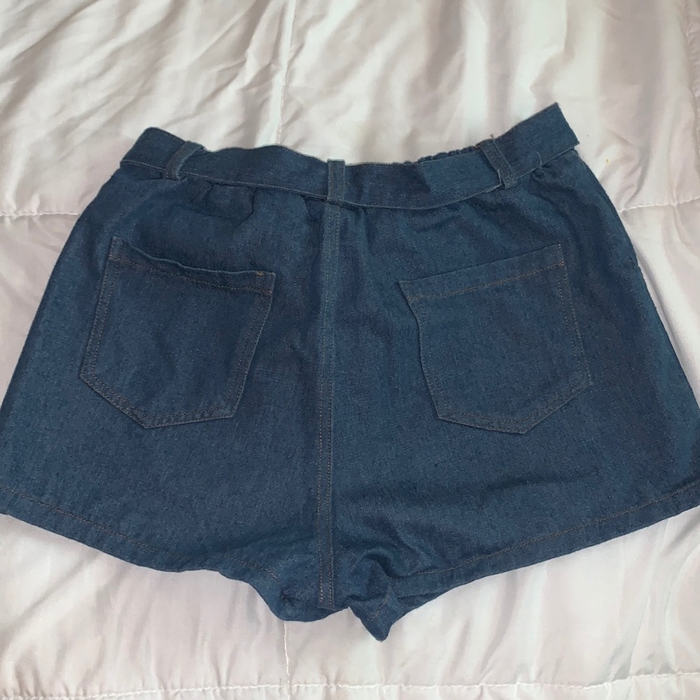 tie jean shorts